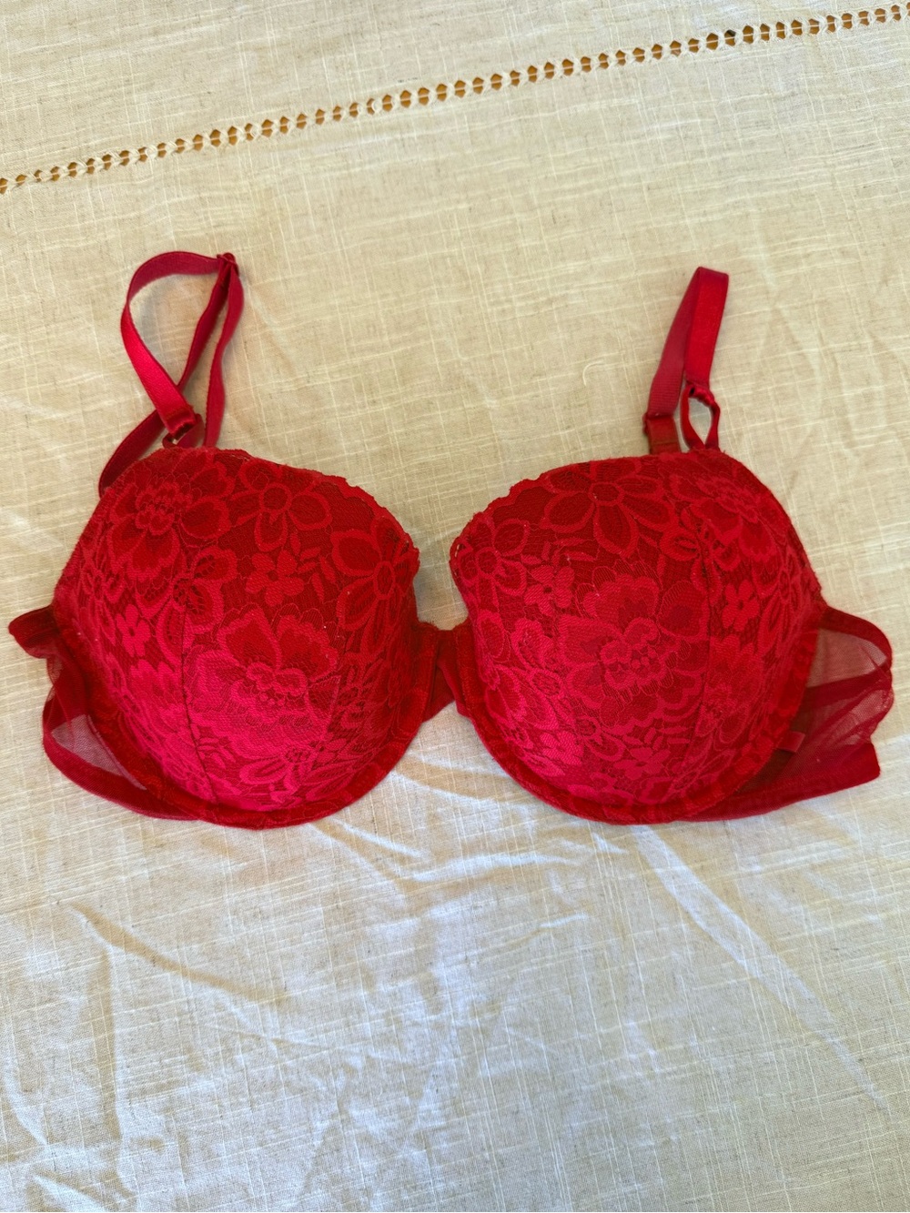Victoria Secret - Red Lace Push-Up Bra - Women Intimates